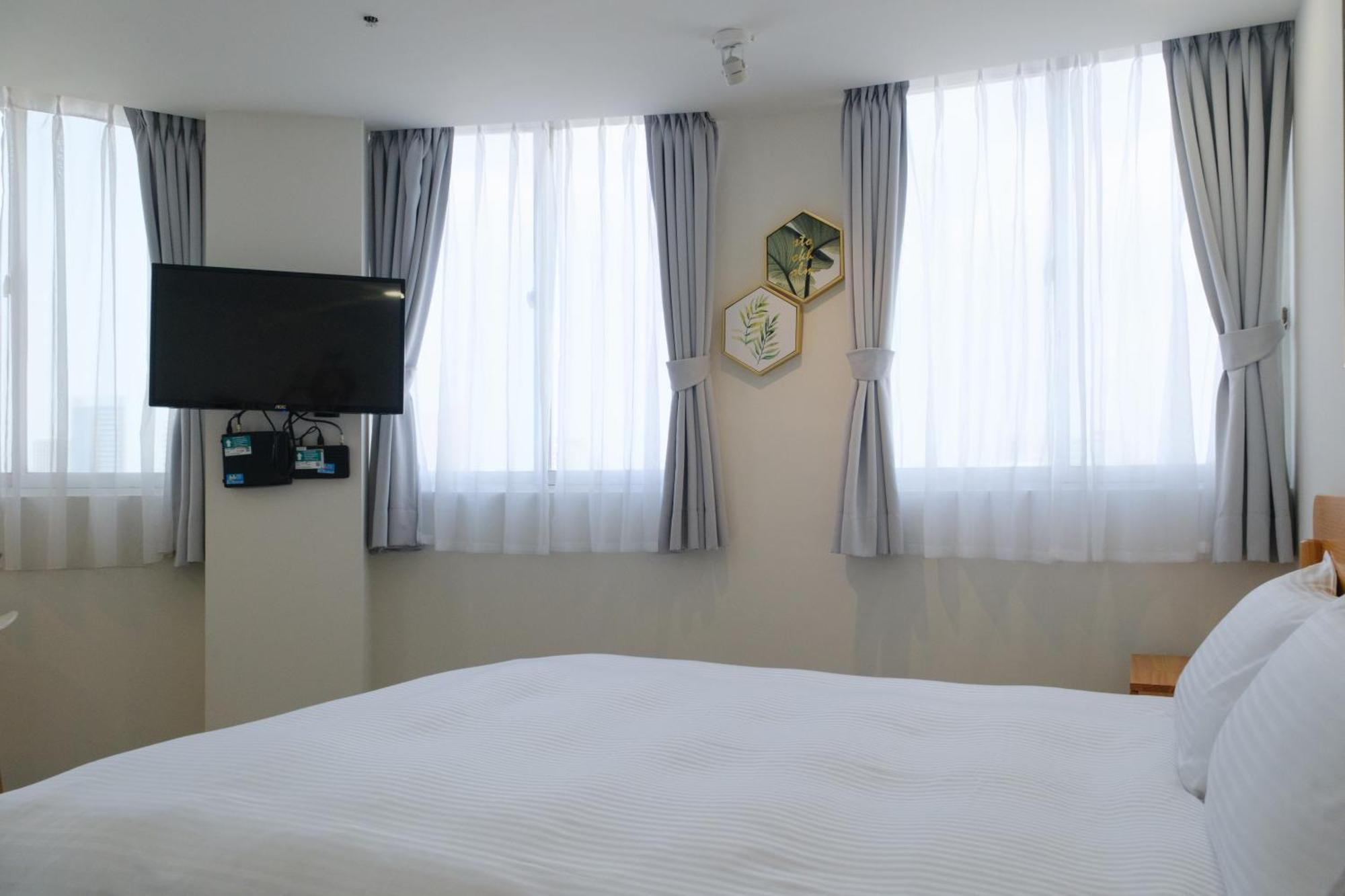 See U Apartment Тайнань Экстерьер фото